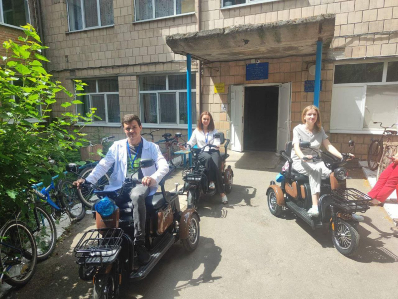 Реалізовано! Лікарі отримали електротранспорт для швидкої та зручної роботи в громадах