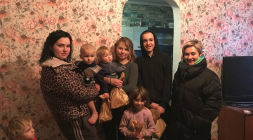 Відвідала родини, які перебувають у складних життєвих обставинах, у місті Мала Виска та селах Заповідне і Вишневе.
